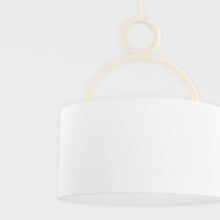 Load image into Gallery viewer, Wynter Chandelier in Detail.
