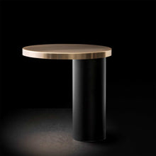 Load image into Gallery viewer, Cylinda LED Table Lamp in Detail.

