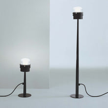 Load image into Gallery viewer, Fresnel Outdoor Floor Lamp in Detail.
