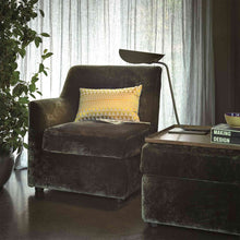 Load image into Gallery viewer, Plume Table Lamp in living room.
