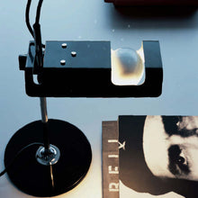 Load image into Gallery viewer, Spider Table Lamp in Detail.
