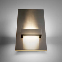 Load image into Gallery viewer, Vela LED Bath Wall Light in Detail.
