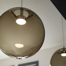 Load image into Gallery viewer, Palona Pendant Light Detail.
