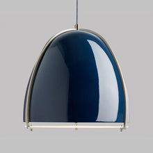 Load image into Gallery viewer, Paravo Pendant Light in Detail.

