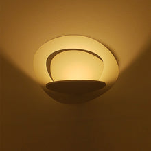Load image into Gallery viewer, Pirce LED Wall Light in Detail.
