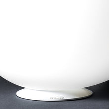 Load image into Gallery viewer, Poly Gregg Table Lamp Detail.
