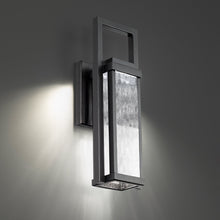 Load image into Gallery viewer, Revere Outdoor LED Wall Light in Detail.
