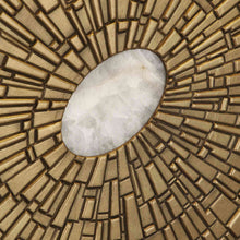 Load image into Gallery viewer, Goliath Table Lamp in Detail.
