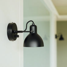 Load image into Gallery viewer, Laito Wall Light in Detail.
