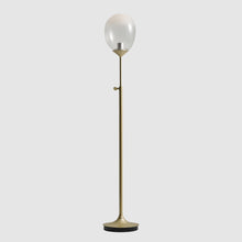 Load image into Gallery viewer, Mist LED Floor Lamp in Detail.
