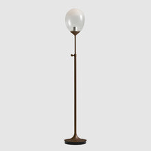 Load image into Gallery viewer, Mist LED Floor Lamp in Detail.
