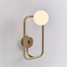 Load image into Gallery viewer, Sircle LED Wall Light in Detail.
