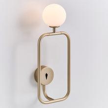 Load image into Gallery viewer, Sircle LED Wall Light in Detail.
