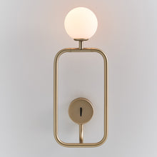 Load image into Gallery viewer, Sircle LED Wall Light in Detail.
