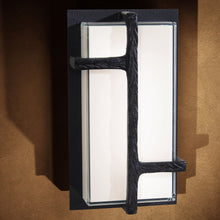 Load image into Gallery viewer, Sirato Outdoor LED Wall Light Additional image.
