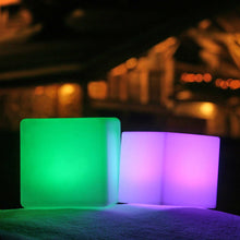 Load image into Gallery viewer, Dice Bluetooth Outdoor LED Lamp in Detail.
