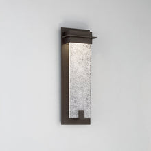 Load image into Gallery viewer, Spa Outdoor LED Wall Light in Detail.

