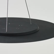 Load image into Gallery viewer, Ponte LED Pendant Light in Detail.
