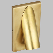 Load image into Gallery viewer, Ponte LED Wall Light in Detail.
