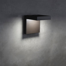 Load image into Gallery viewer, Taag 10 Outdoor LED Wall Light in Detail.
