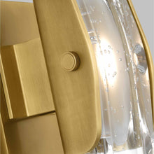 Load image into Gallery viewer, Wythe LED Wall Light in Detail.
