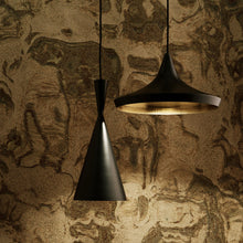 Load image into Gallery viewer, Beat Wide LED Pendant Light in Detail.

