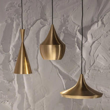 Load image into Gallery viewer, Beat Wide LED Pendant Light in Detail.
