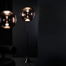 Load image into Gallery viewer, Globe LED Floor Lamp in Detail.

