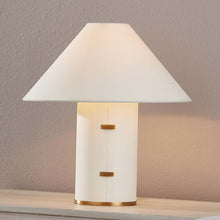 Load image into Gallery viewer, Bond Table Lamp in Detail.
