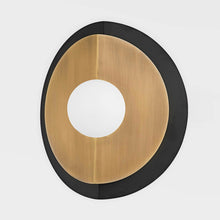 Load image into Gallery viewer, Larson Wall Light in Detail.
