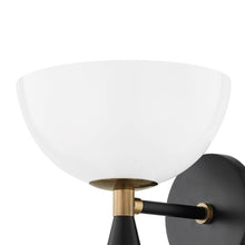 Load image into Gallery viewer, Payson Wall Light in Detail.
