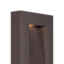 Load image into Gallery viewer, Urban LED Wall Light in Detail.
