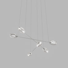 Load image into Gallery viewer, Damasco Chandelier in Detail.
