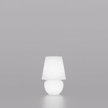 Load image into Gallery viewer, Naxos Table Lamp in Detail.
