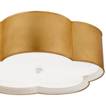 Load image into Gallery viewer, Bryce Flower Flushmount Ceiling Light in Detail.
