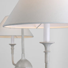 Load image into Gallery viewer, Piaf Linear Pendant Light in Detail.
