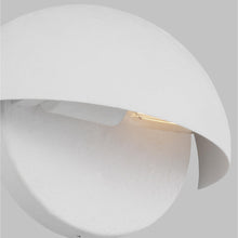 Load image into Gallery viewer, Beaunay Bath Wall Light in Detail.
