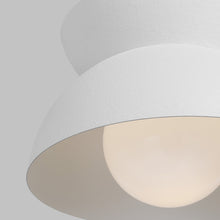 Load image into Gallery viewer, Beaunay Pendant Light in Detail.
