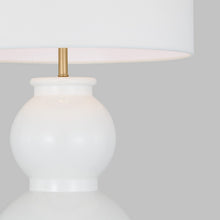 Load image into Gallery viewer, Buckley Table Lamp in Detail.
