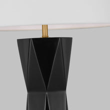 Load image into Gallery viewer, Fernwood Table Lamp in Detail.
