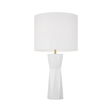 Load image into Gallery viewer, Fernwood Table Lamp in Detail.
