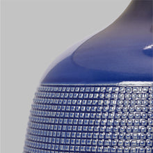 Load image into Gallery viewer, Ornella Table Lamp in Detail.
