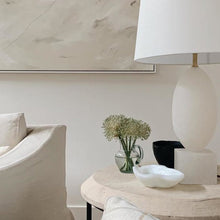 Load image into Gallery viewer, Versa Table Lamp in living room.
